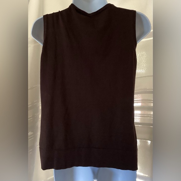 NWT Size Large AUGUST SILK Brown Sleeveless Top with Gold Shoulder Accent - Picture 2 of 9